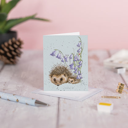 Wrendale Designs Mini card HEDGEHOGS Love and Hedgehugs